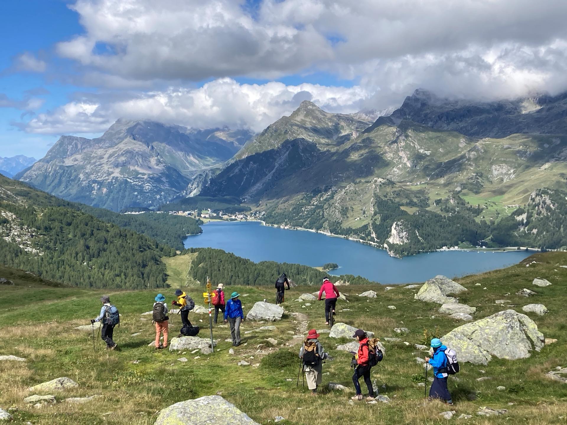 2つの山小屋と迫力の2大氷河ハイキング 10日間