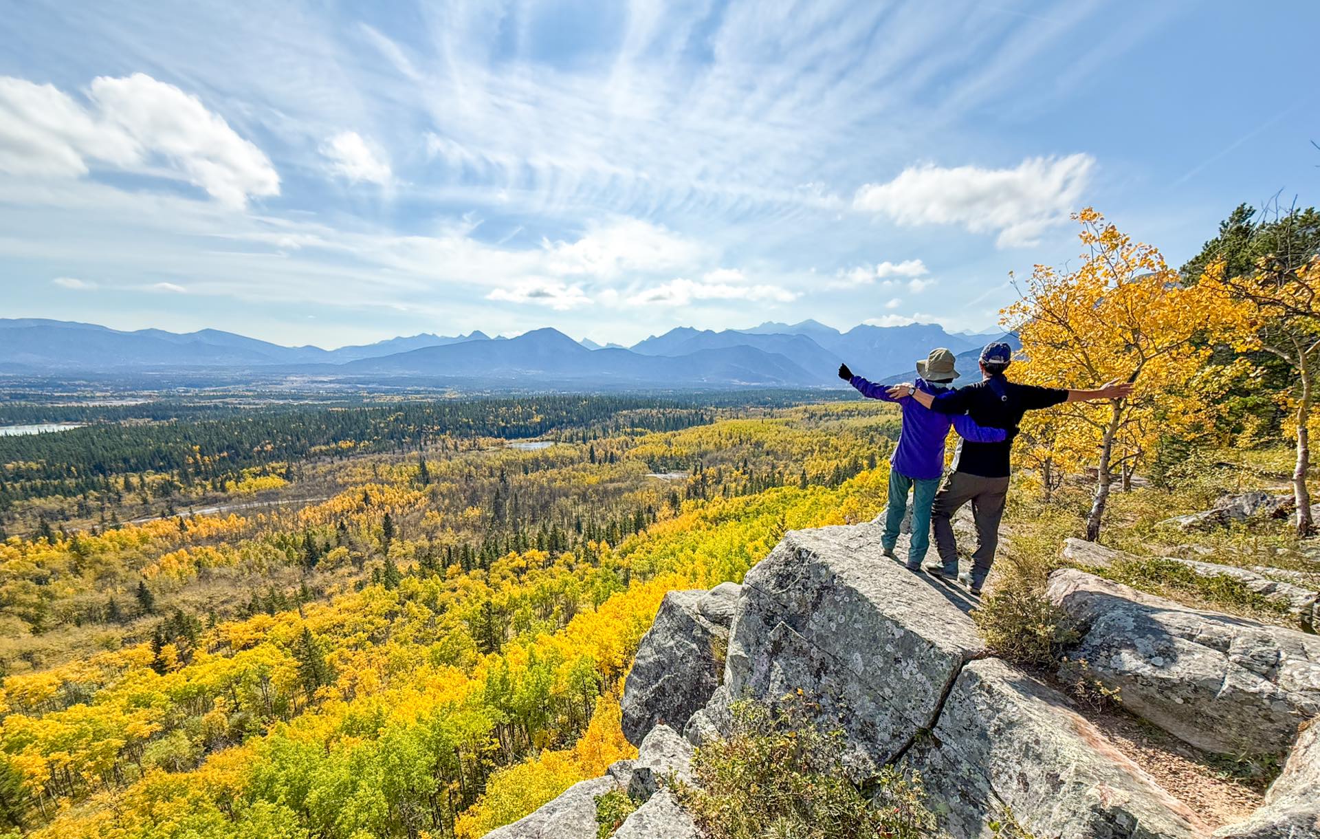 秋のカナディアンロッキー黄葉ベストハイキング 9日間
