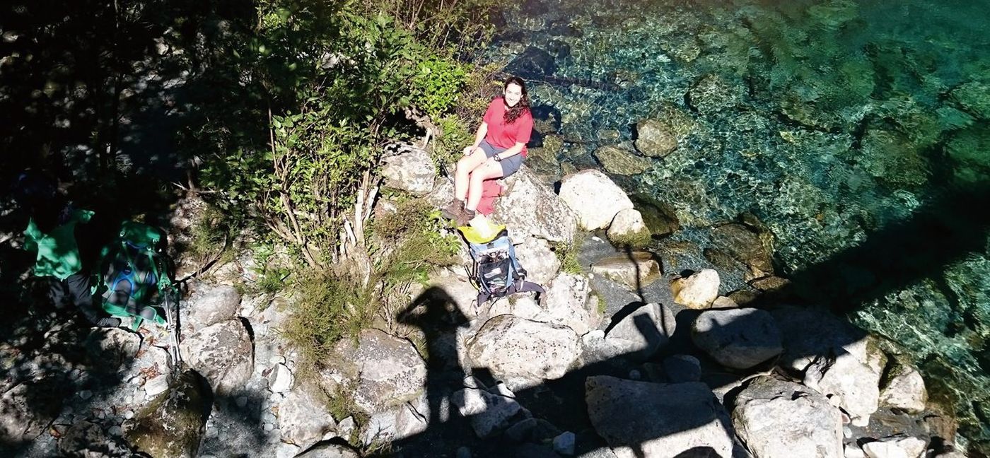 透明度が高い川の水
